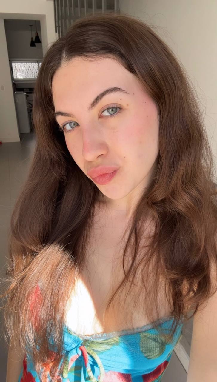 Nude girl Amber in Lima