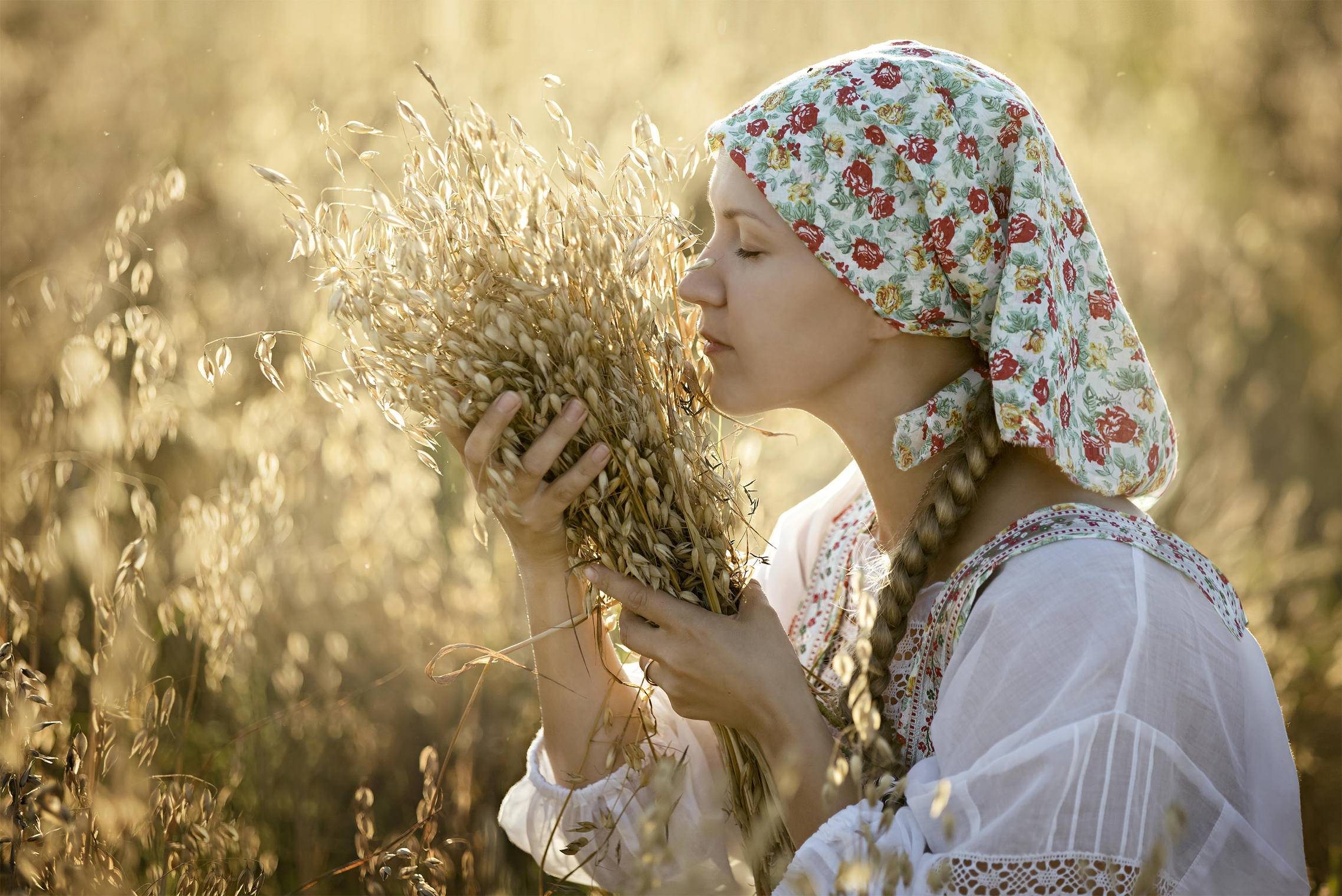 Photo Women in Slavic costumes in Lima
