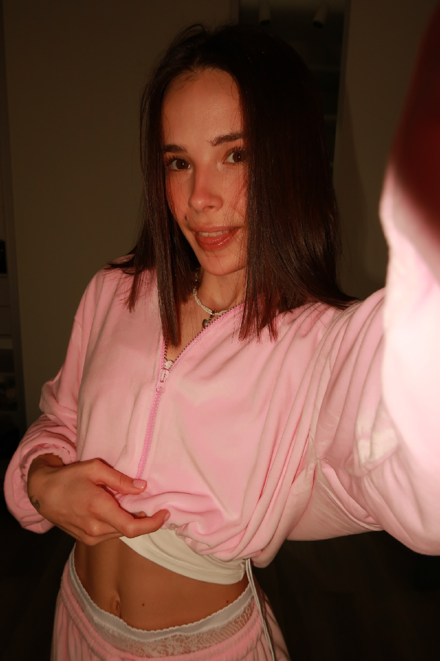 Tina brings the glow — live moments in Lima